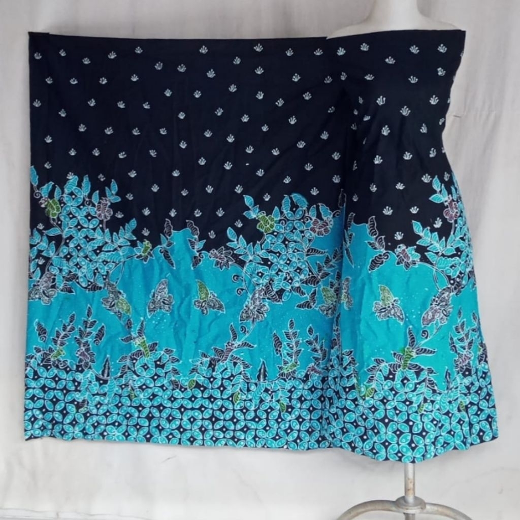 KAIN BATIK TULIS MADURA HITAM BIRU MUDA
