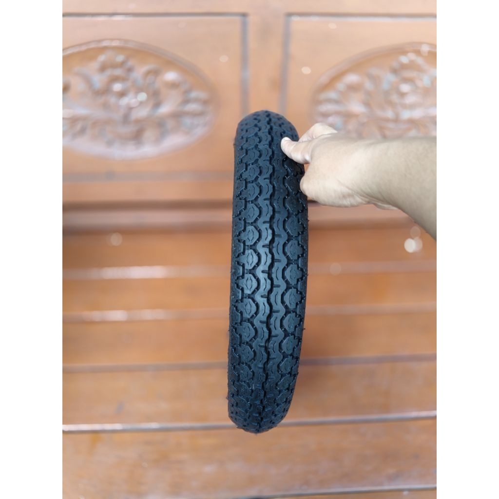 ban depan Vespa 300 ring 10 Pirelli SC30 THN produksi 2017