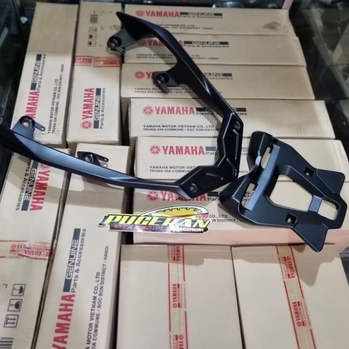 BRAKET TOP BOX YAMAHA XMAX CONECTED/XMAX NEW ORIGINAL YAMAHA