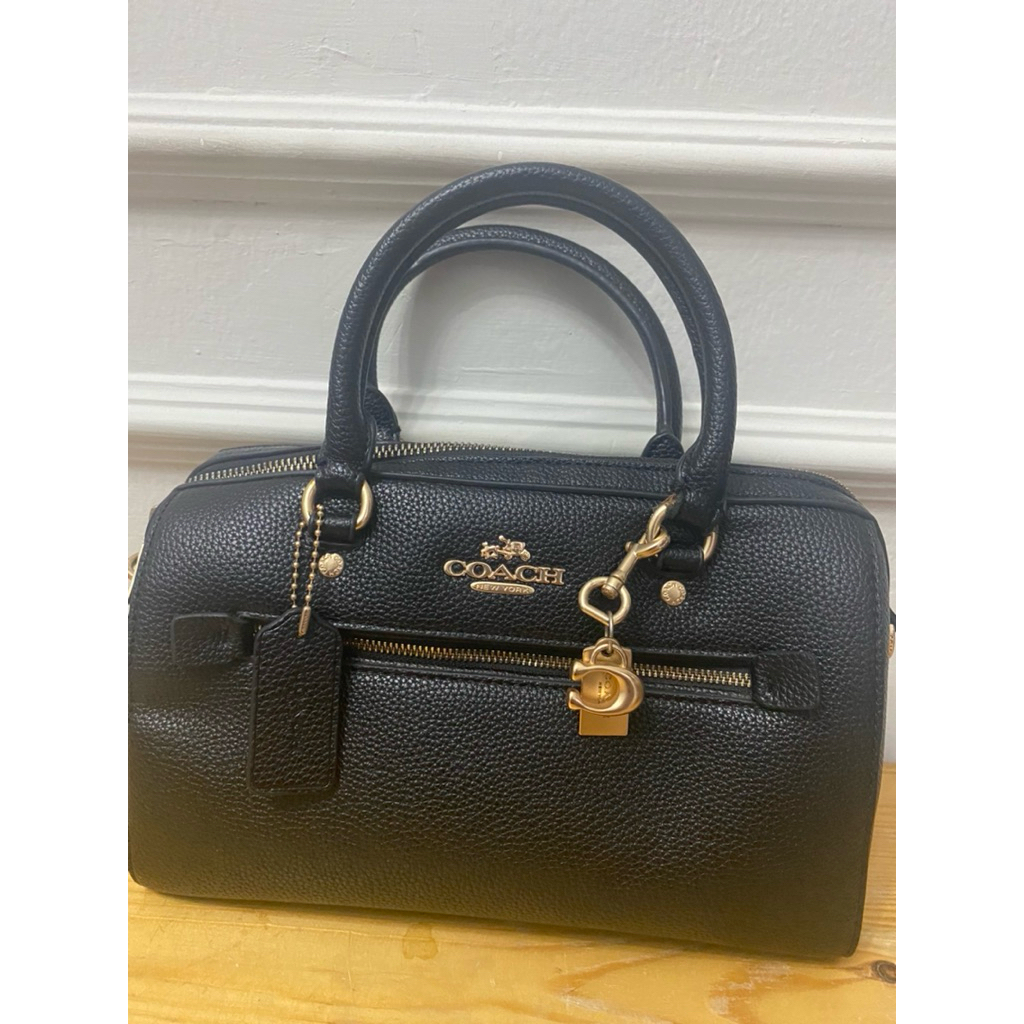 Coach Sling Bag Model Alma Hitam