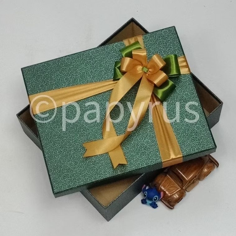 

PAPYRUS 25x30 Tinggi 5cm Kotak Kado Gift Box V2