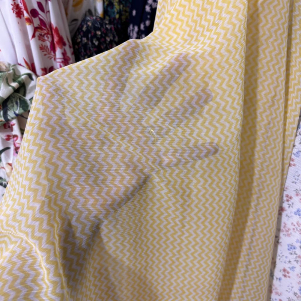 Kain Ceruty Yoryu Motif Zig-Zag Cerah Lemon Yellow - min(2×klik)