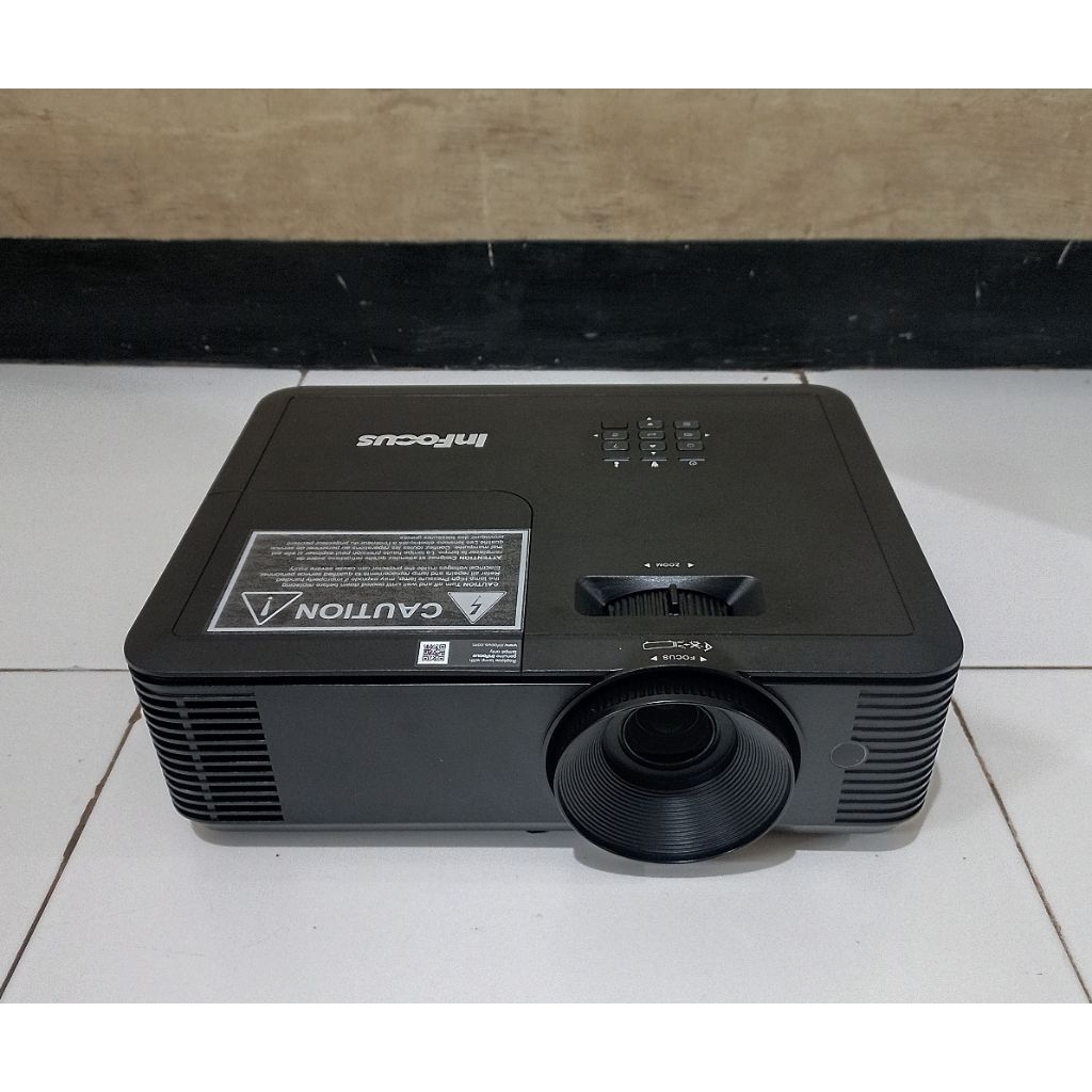Proyektor bekas / Proyektor InFocus in112aa lampu terang mulus abiss