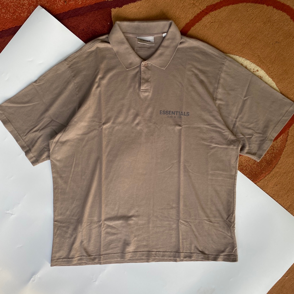 Kaos kerah by essentials reflektif Polo shirt
