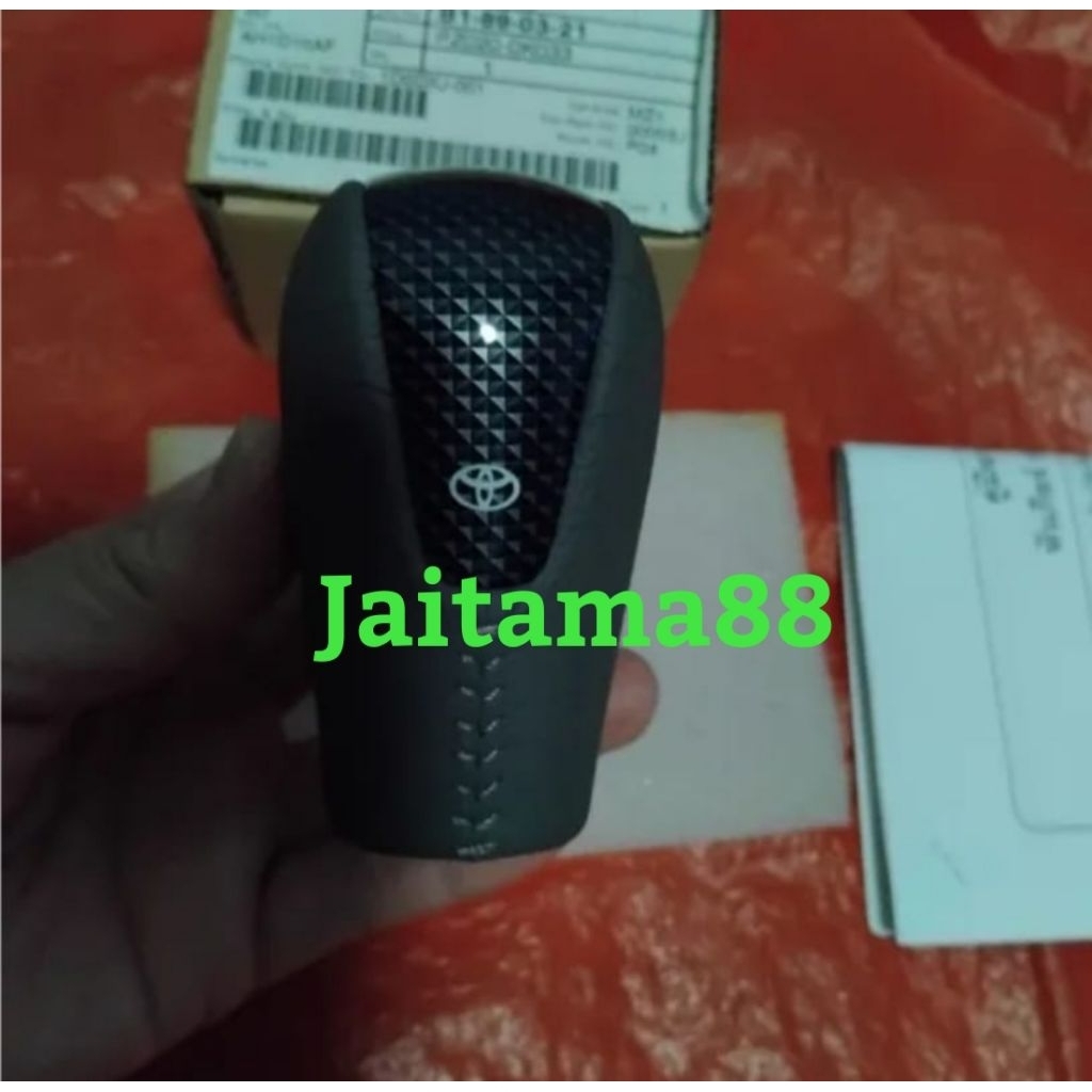 SHIFT KNOB PERSNELING FORTUNER MANUAL ORIGINAL