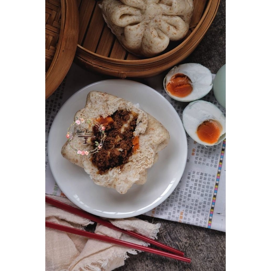 

Bakpao Gandum Babi Telor Asin