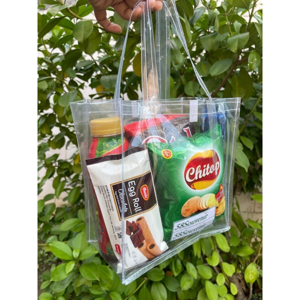 

Tas Mika Bening Transparan, Souvenir Ulang Tahun, Hampers aqiqah, Tas Snack Ultah Kue Lebaran