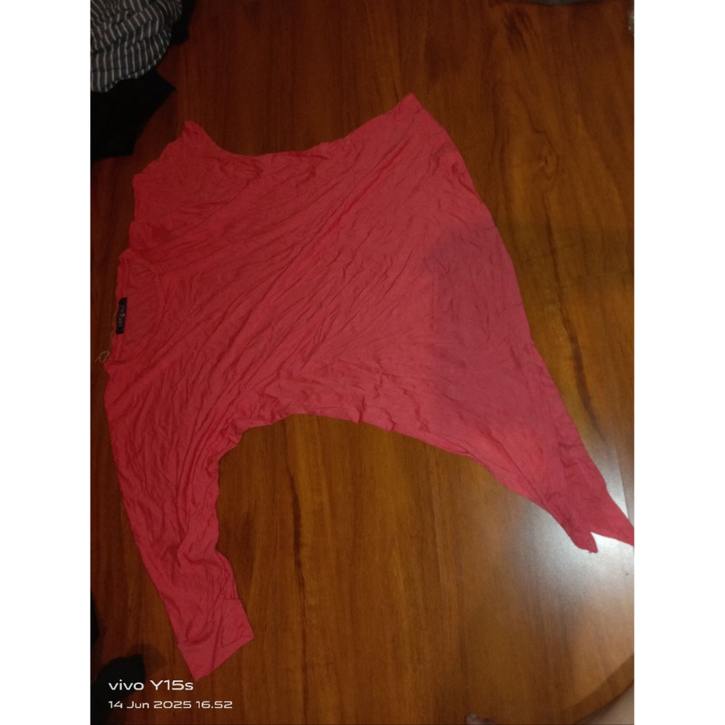 kaos wanita asimetris coco lulu