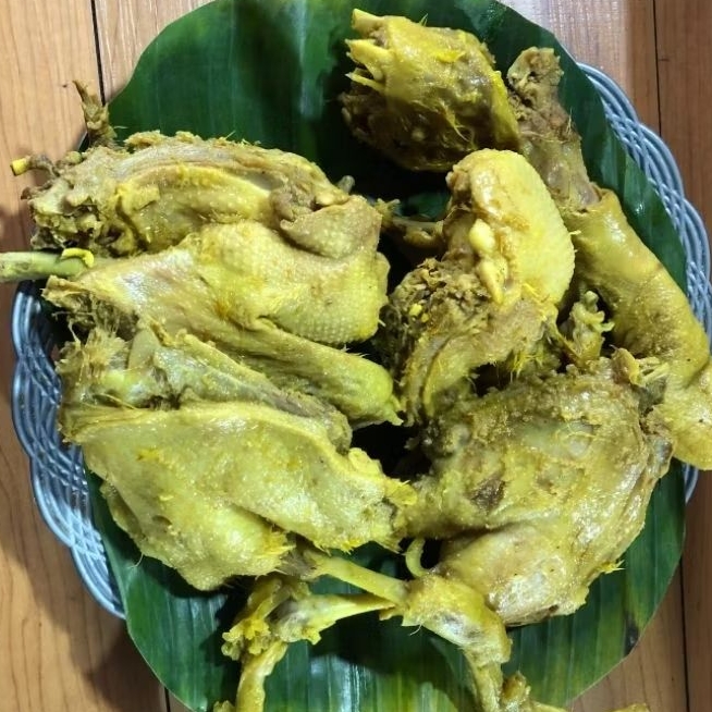 

BEBEK UNGKEP BUMBU KUNING