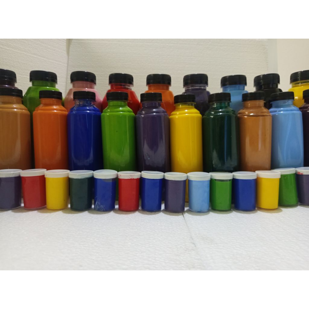 

cat air warna murah berkualitas ukuran 500ml/setengah kilo kemasan pot akrilik aman di gunakan untuk berbagai keperluan