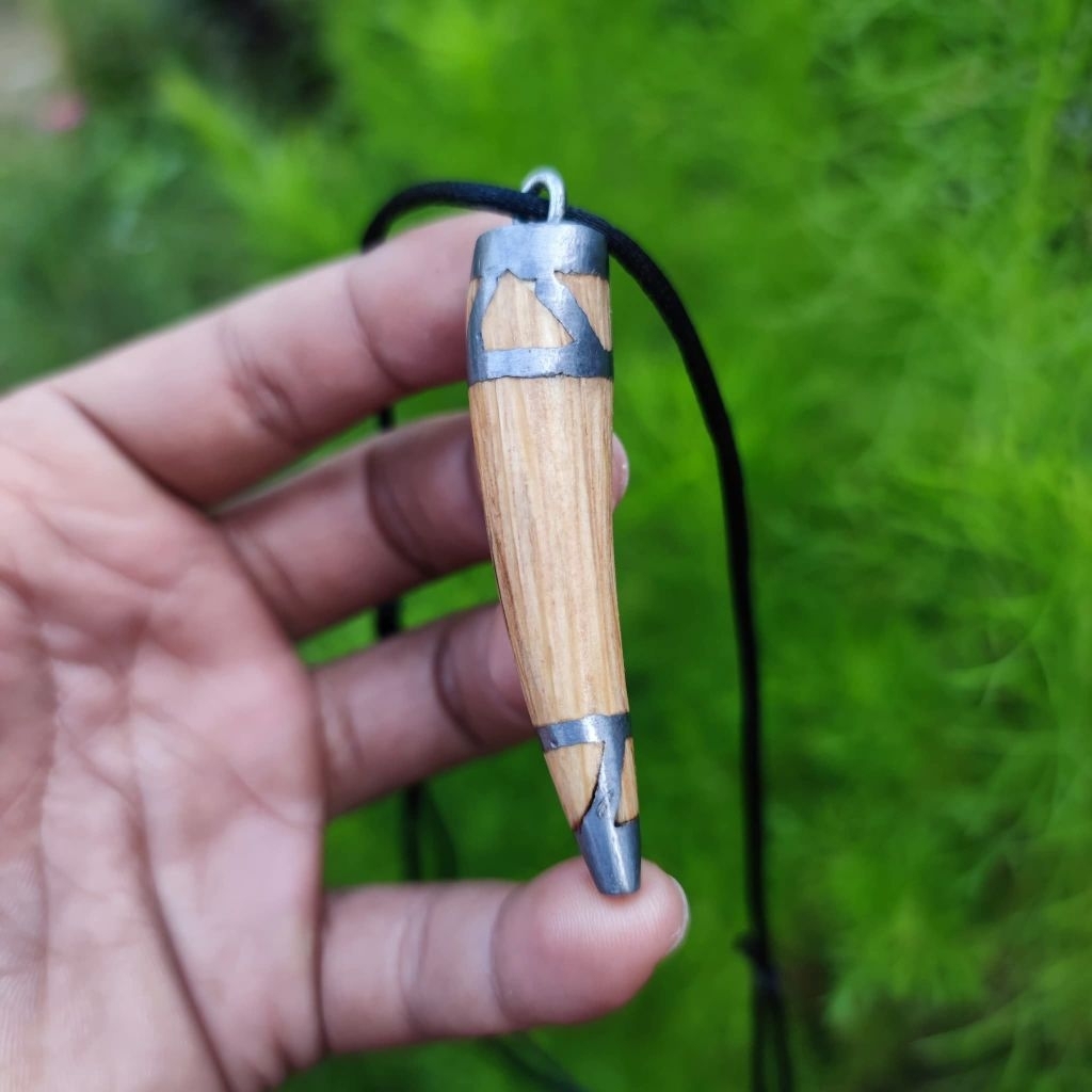 Kalung Ageman Kayu Liwung Jenar Macan Putih