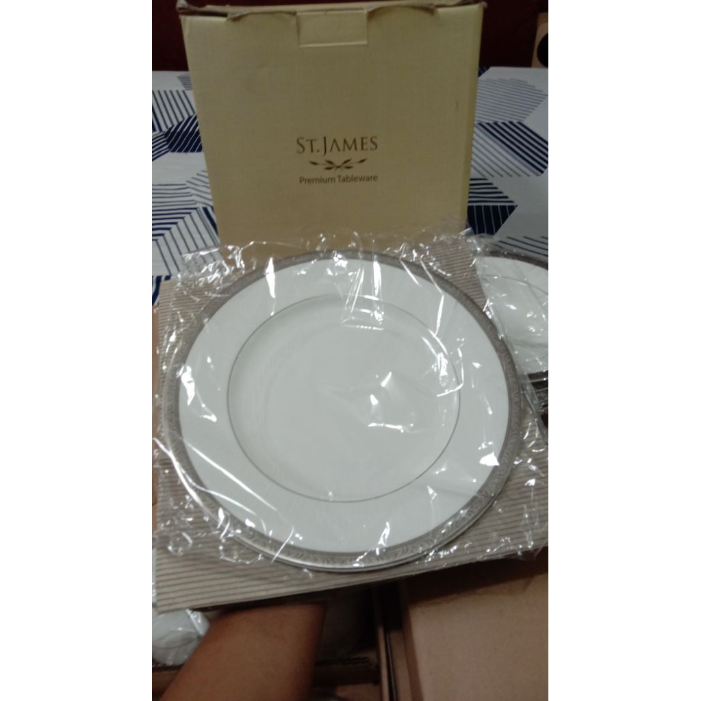 ST James Premium dinner Set 20 Pcs New