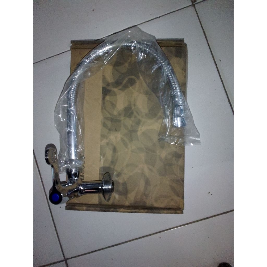 Kran Angsa Fleksibel Wasser