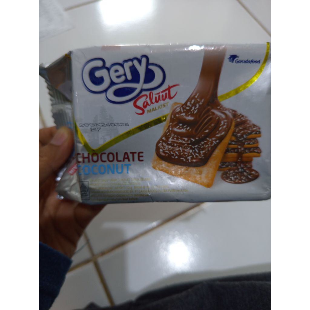 

Gery Malkis Salut Krim Cokelat Tabur Kelapa 105g