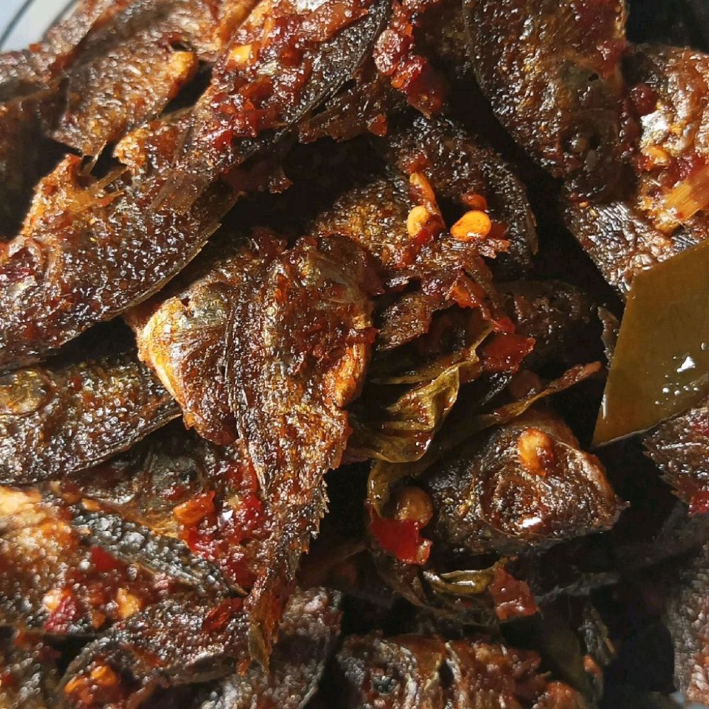 

nila goreng balado