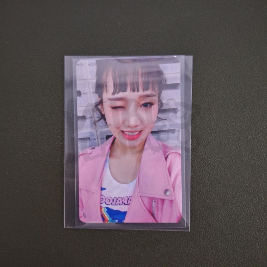 WEKI MEKI KISS KICKS PC PHOTOCARD CHOI YOOJUNG