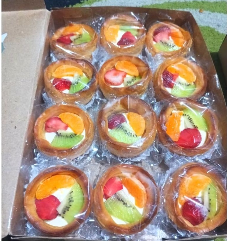 

Soes Buah (1 box isi 12), soes keranjang