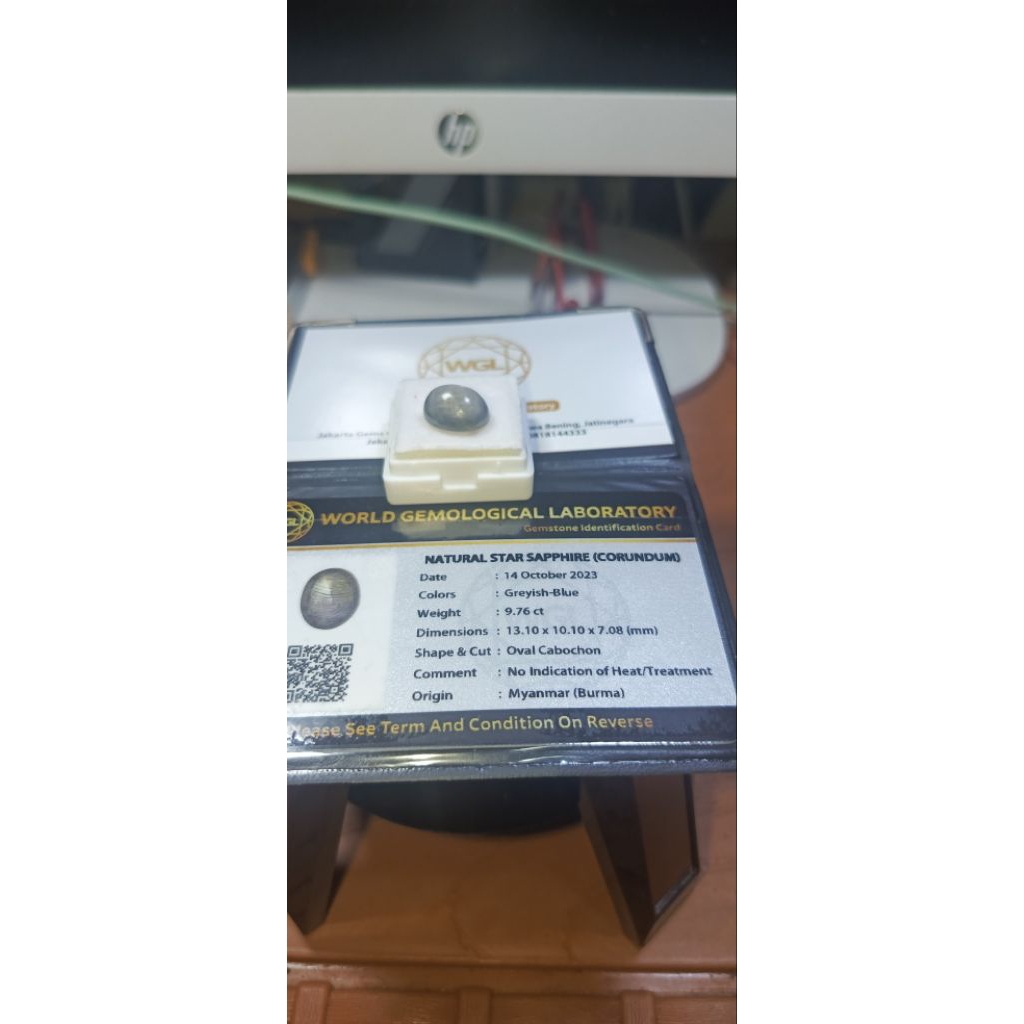 natural star sapphire with memo