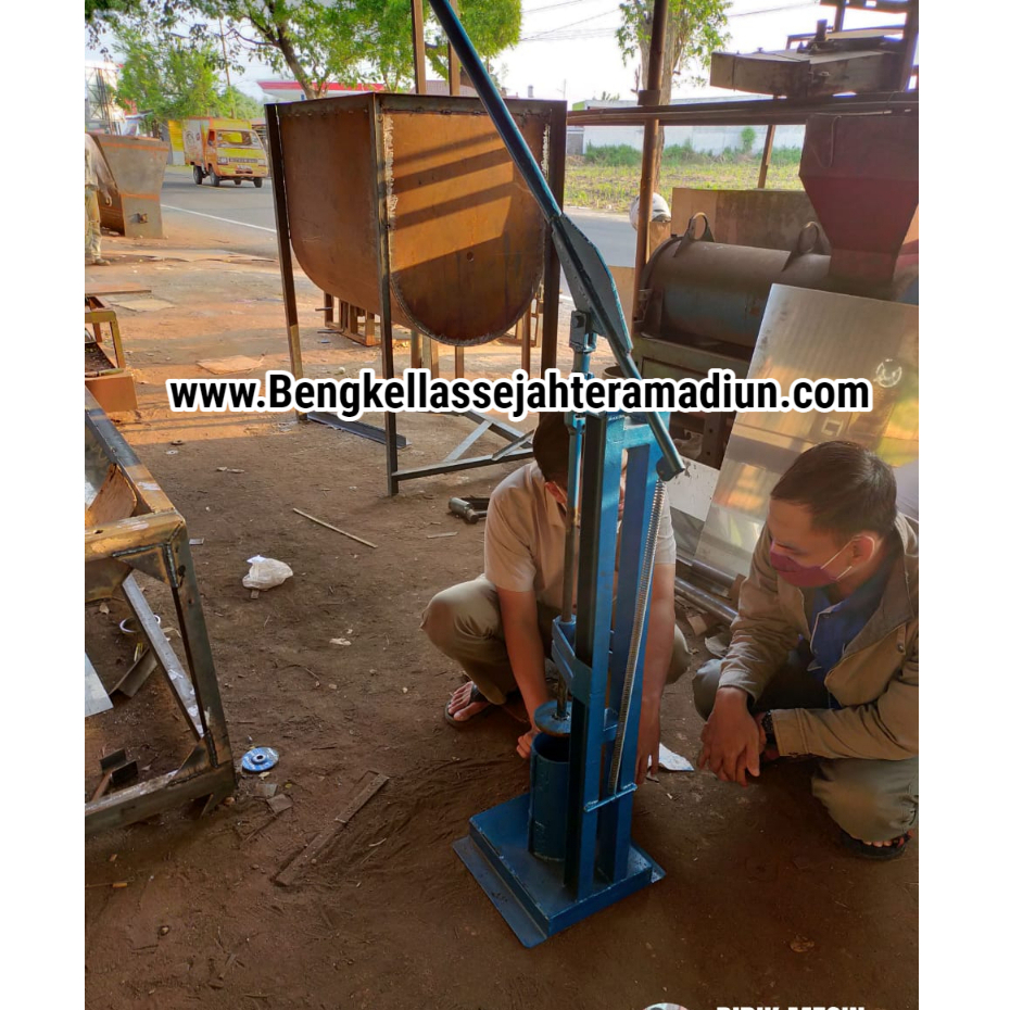 Alat Press Baglog Jamur Manual