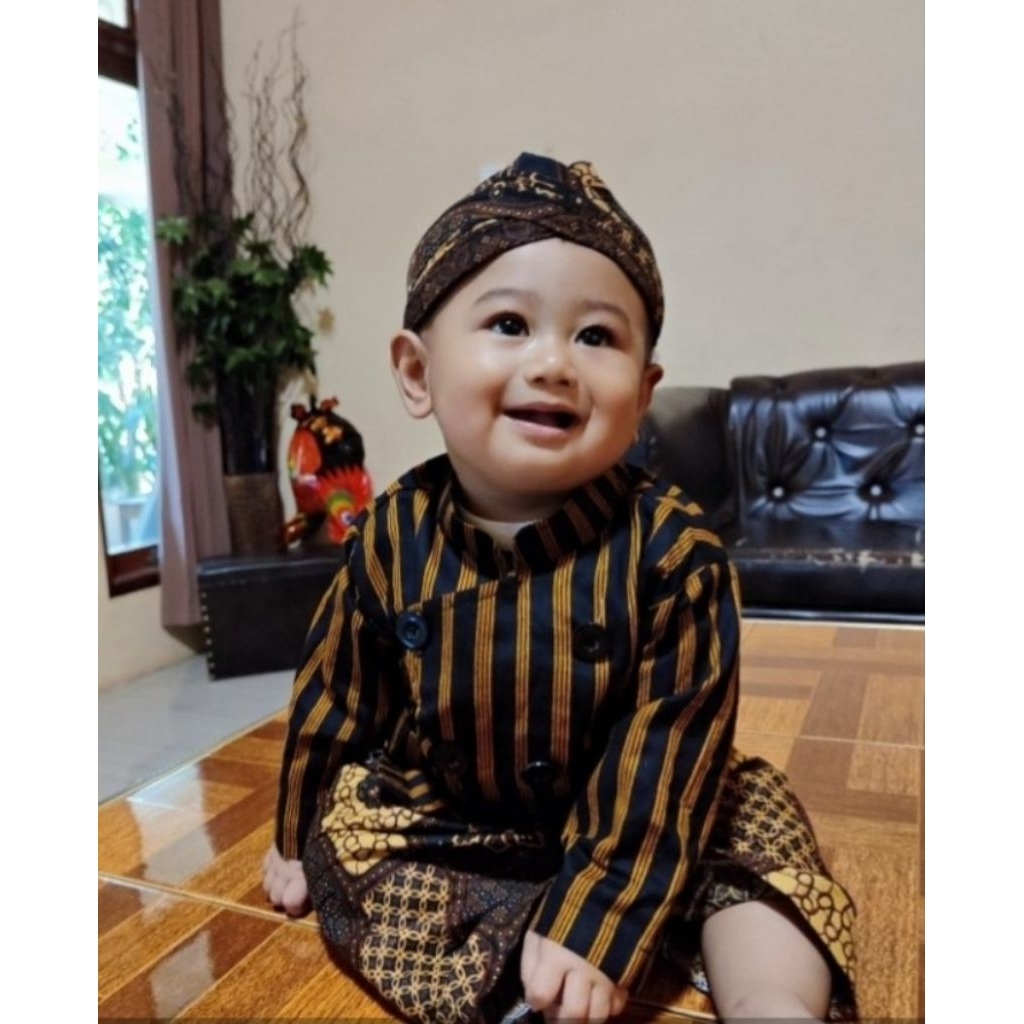 Setelan Baju Adat Jawa, Beskap Lurik