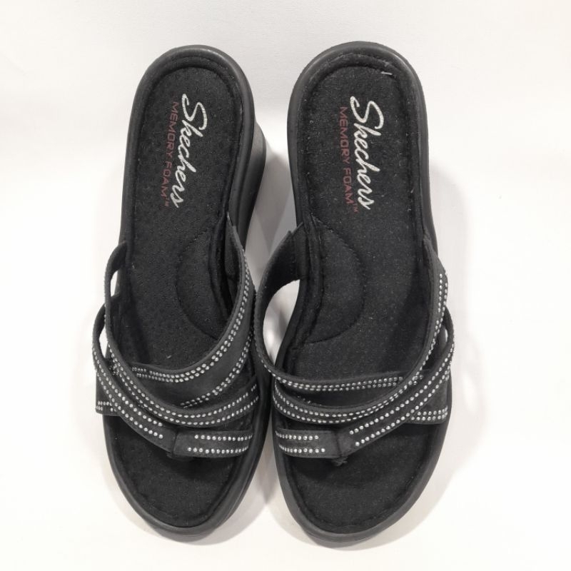 Sendal wanita skechers memory foam jalan jalan ukuran 38 warna hitam