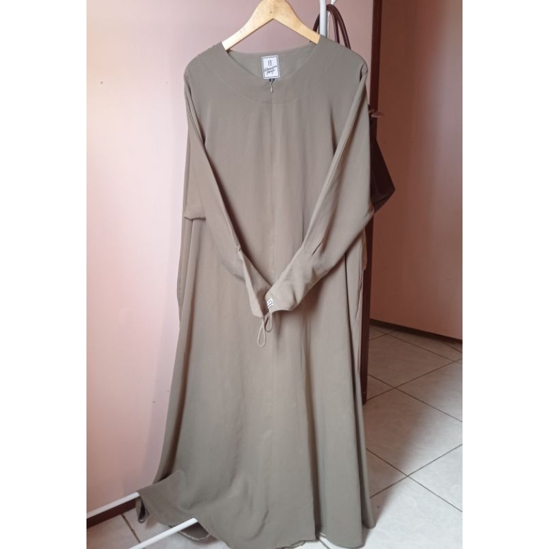 Luna Elmadina Abaya sage