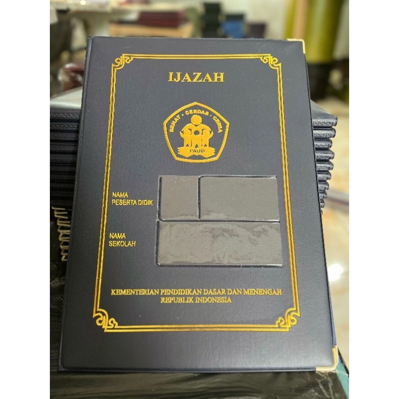 

Map wisuda paud 2 papan nama tanpa minimal order, map wisuda sekolah, map paud