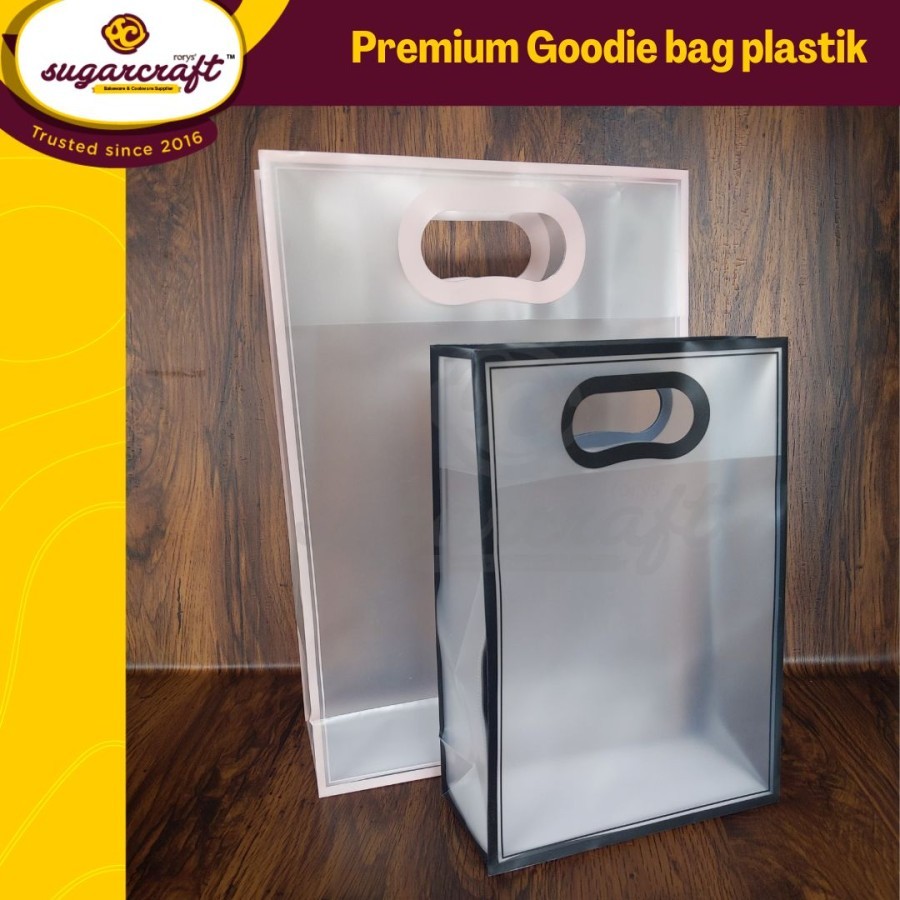 

Goodie bag plastik polos dengan handle kantong hampers tas mika plastik jinjing premium