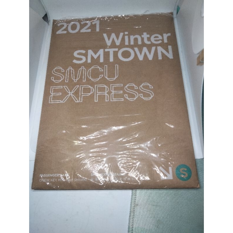 SHINee SMCU (PC Minho + Onew card) Poster