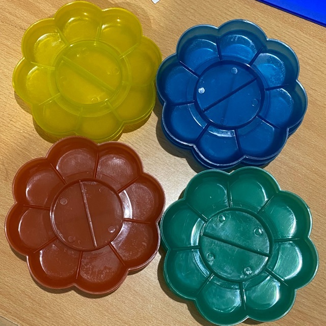 

palet cet air / piring cet air /tempat cet air