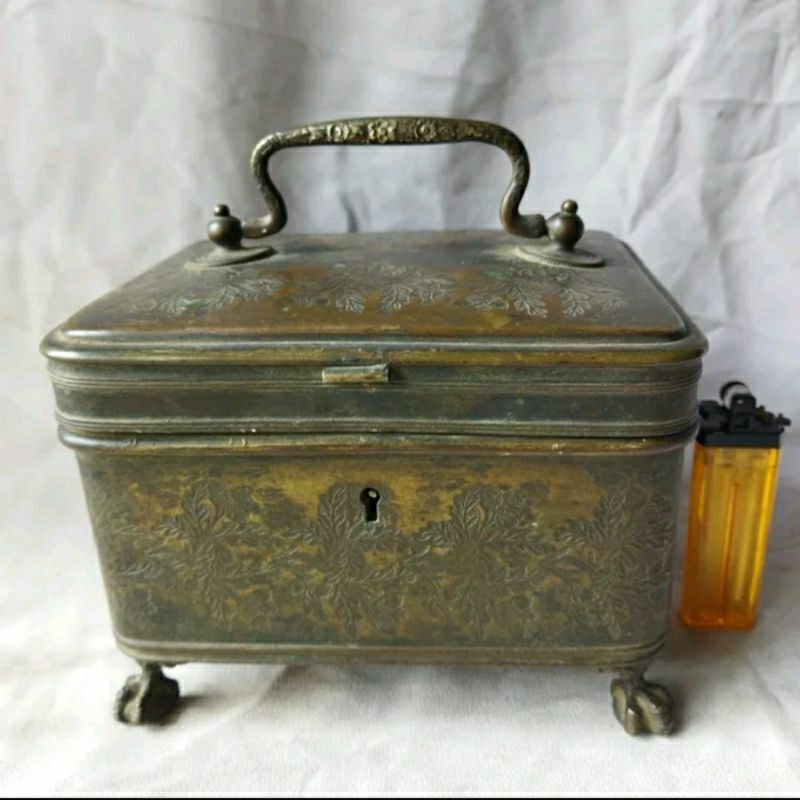 Pajangan Vintage Kotak Kinangan Kecil Kuningan Lapis Perak