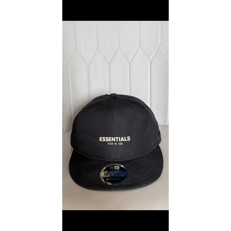 topi ESSENTIAL FOG x NEW ERA