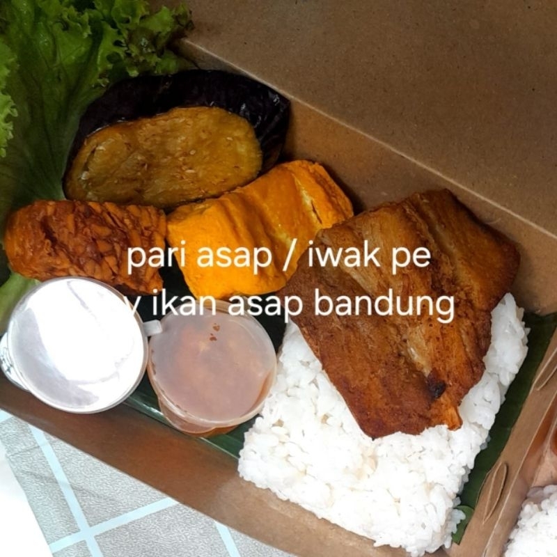 

nasibox ikan asap pari premium | pedas nampoll