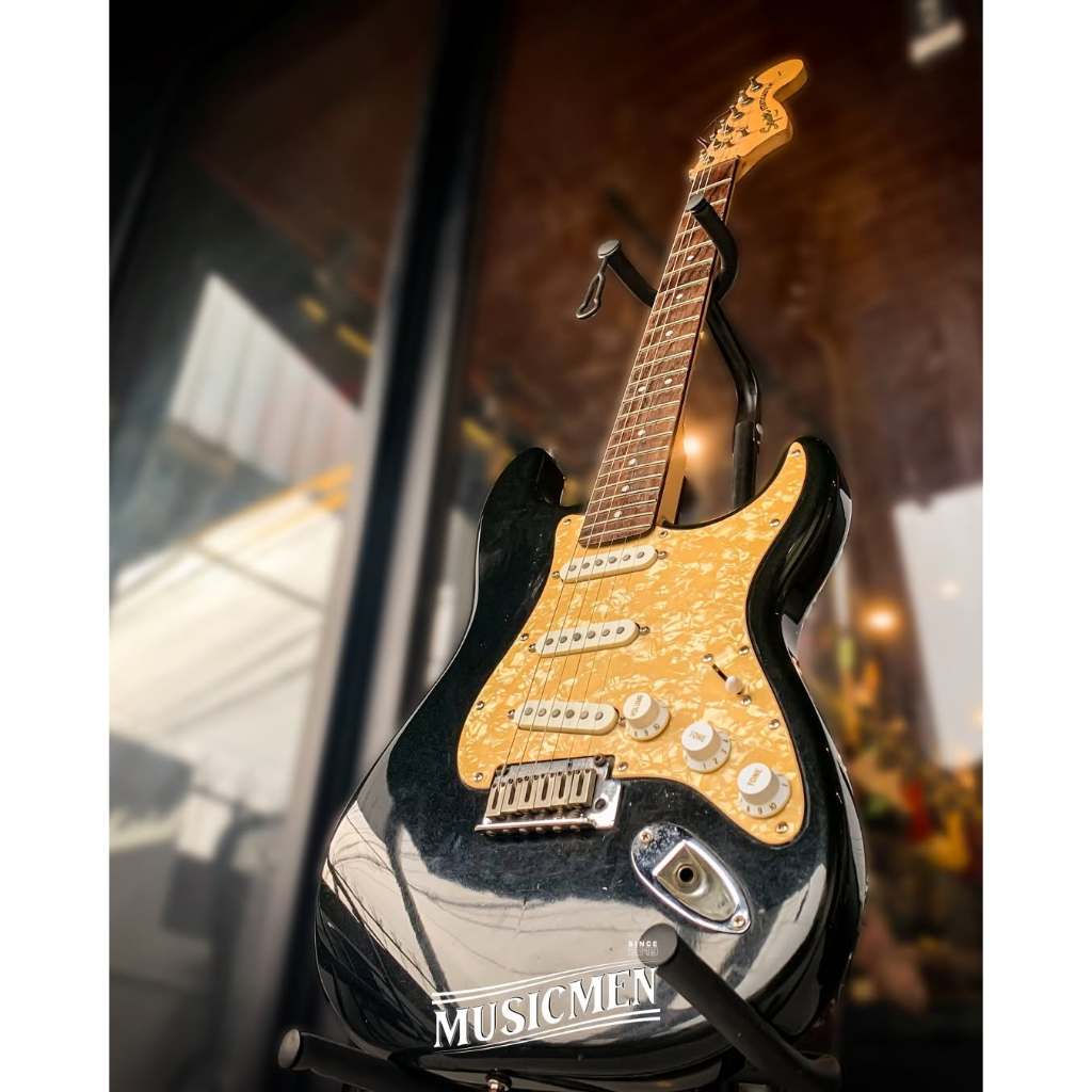 Gitar Squier Stratocaster Standard Series