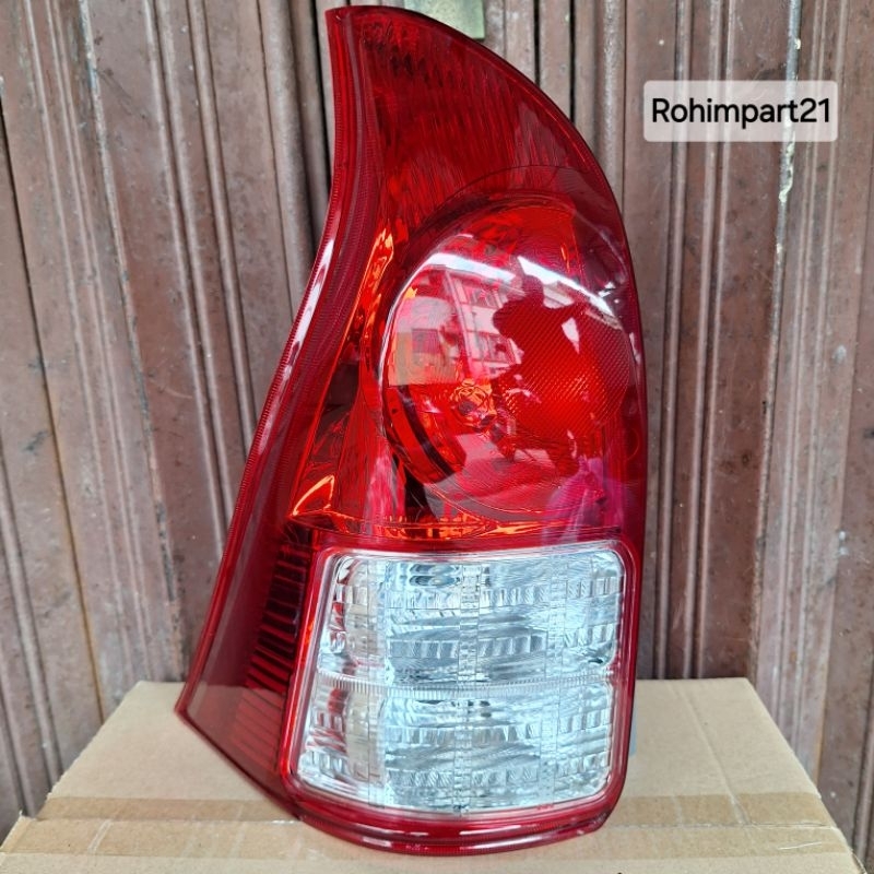 LAMPU STOP/LAMPU BELAKANG AVANZA VELOZ XENIA 2012-2014 + SOKET LAMPU