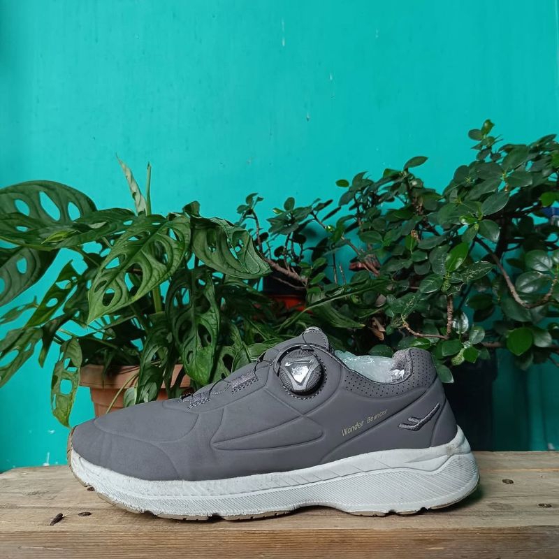 sepatu treking trailrunning outdoor boa system prospecs size 42,5