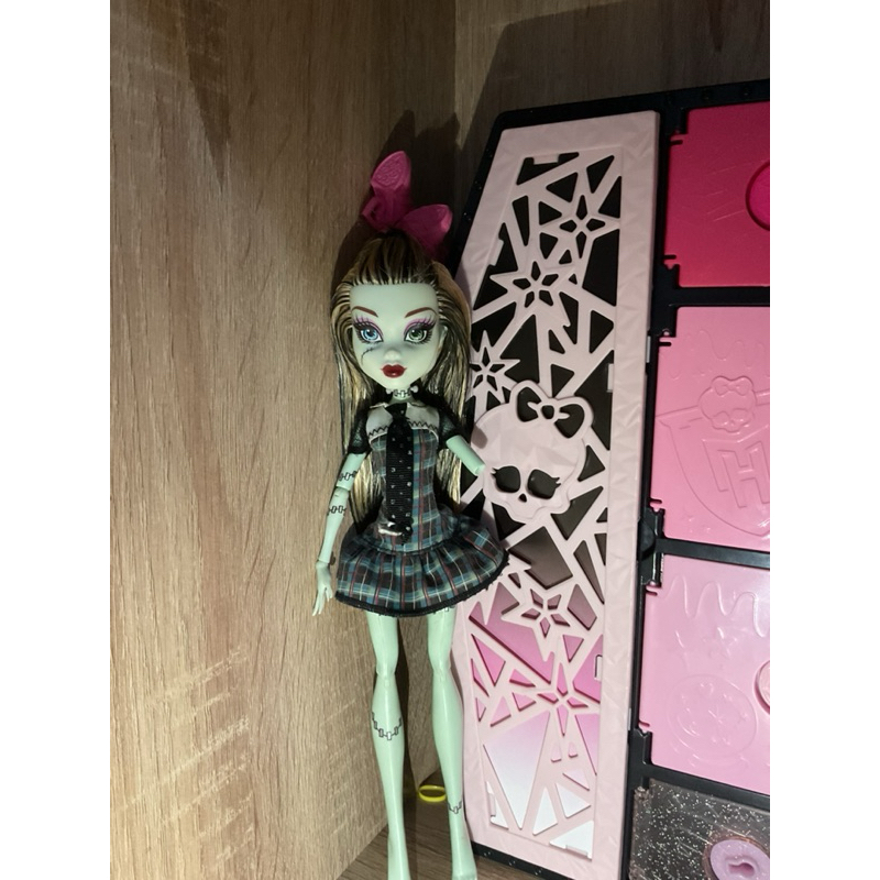Monster high Frankie basic doll signature 2012
