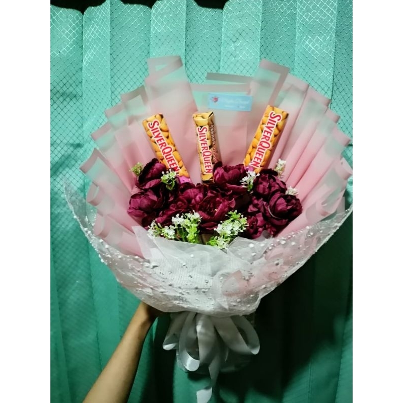

buket valentine bunga maroon & coklat silverqueen isi 3