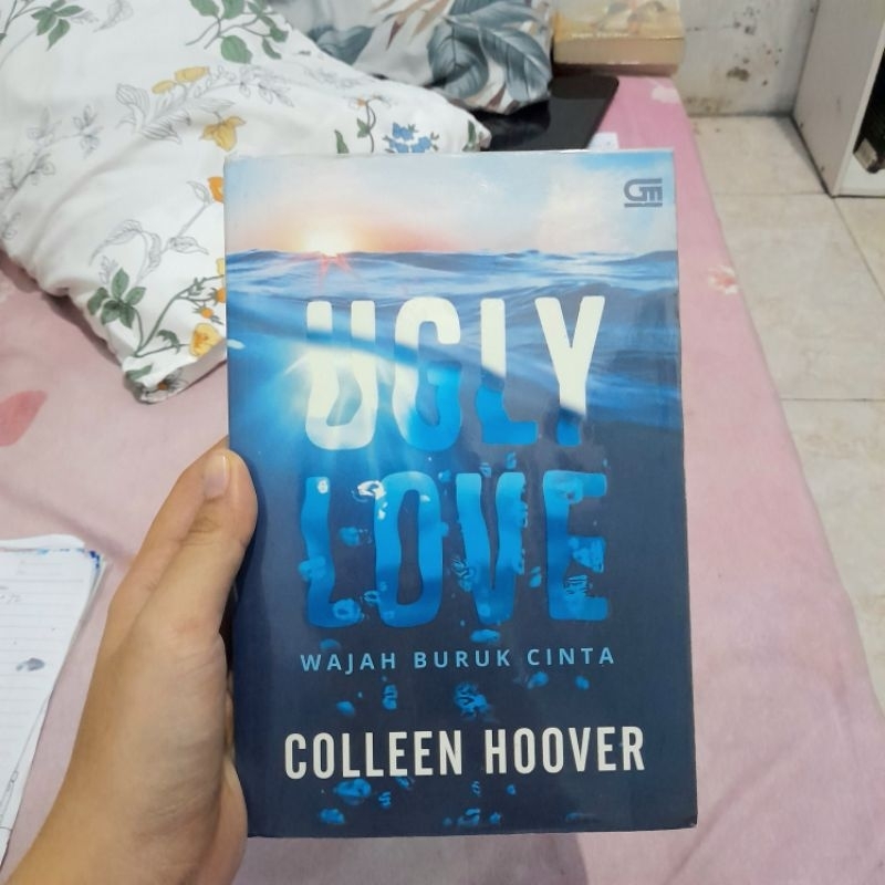 (Preloved) Novel Ugly Love - Colleen Hoover Indonesia
