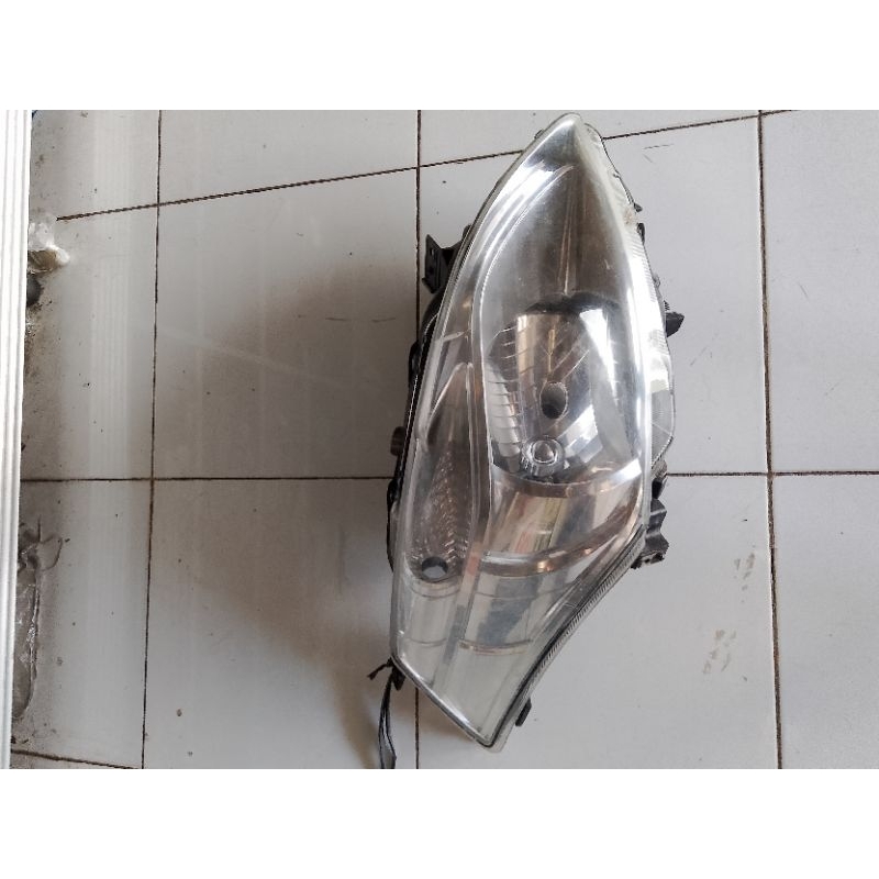 lampu depan Suzuki Ertiga 2013/2014(kanan)