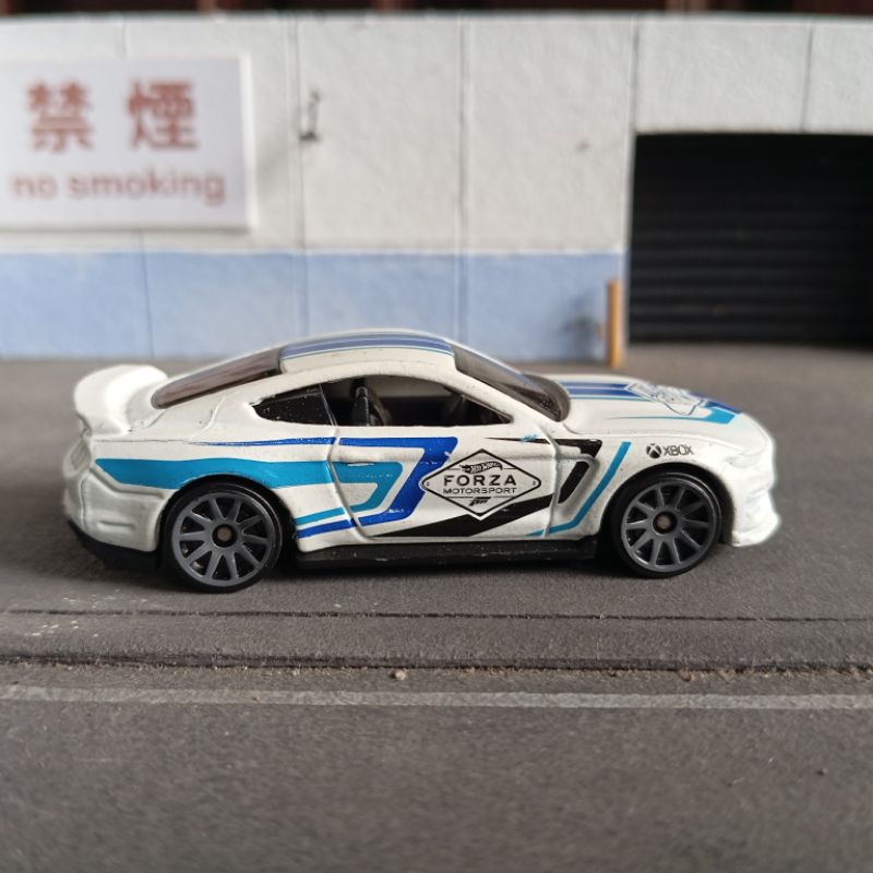 Hot wheels hotwheels loose Ford Shelby GT350R seri forza Motorsport putih white GT 350 R
