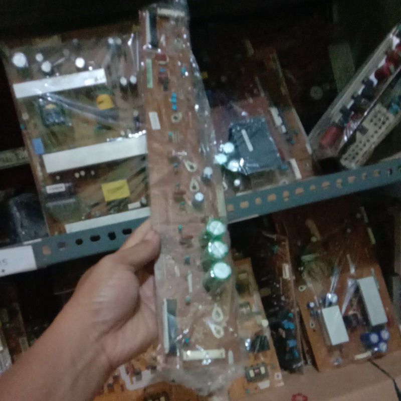 Z sus Z main TV Plasma Samsung Type 51E470