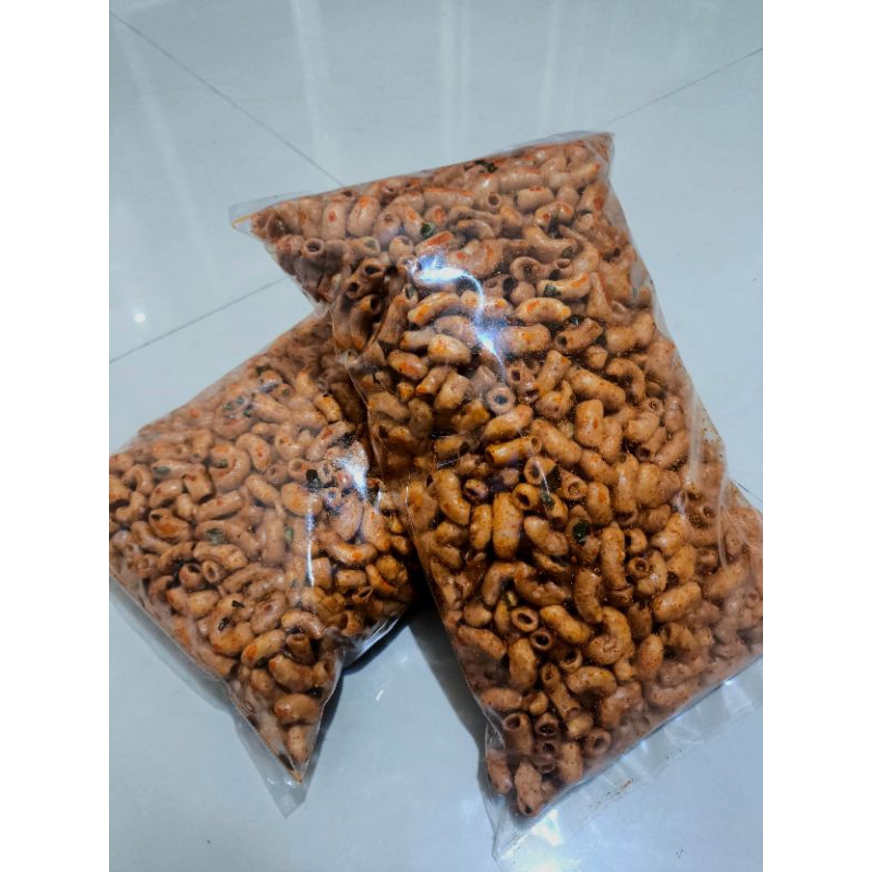 

500 gr Makaroni bantat tebal pedas daun jeruk makaroni pedas daun jeruk 500gr