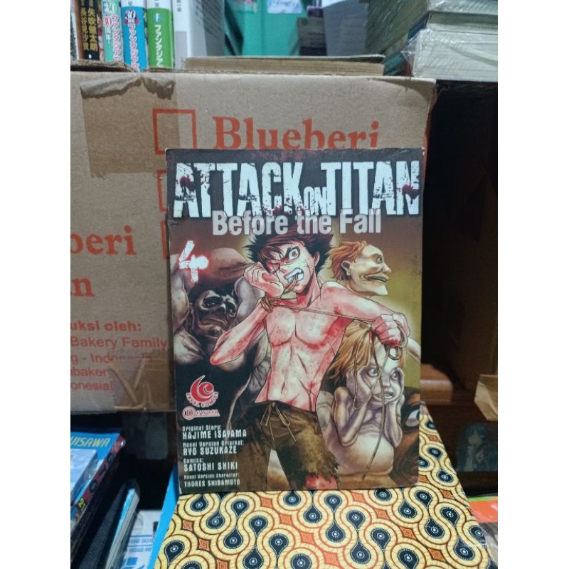 Komik attack on Titan before the fall 4 / komik attack on Titan before the fall vol 4