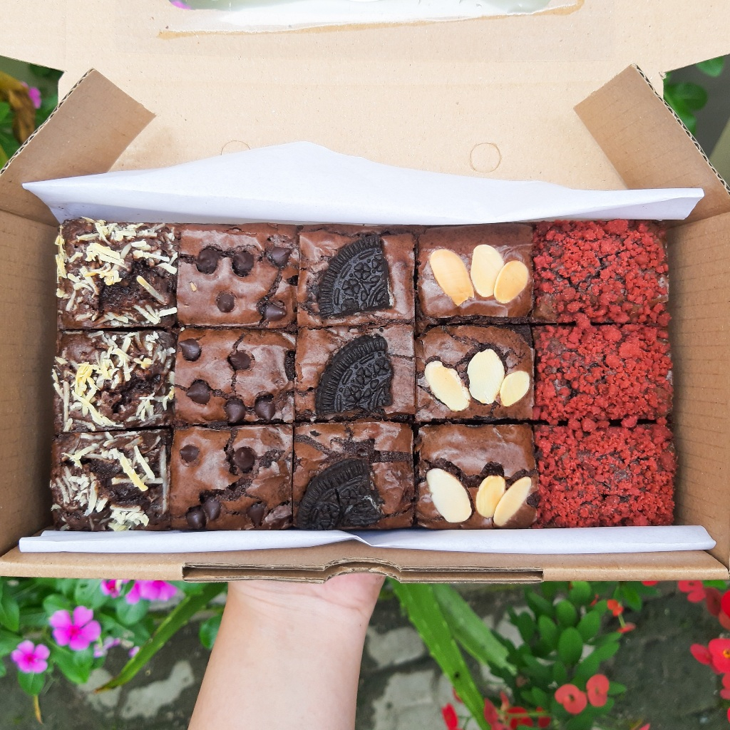 

Premium Fudgy Brownies 20x10cm | Brownies Panggang by Clouvie Bites
