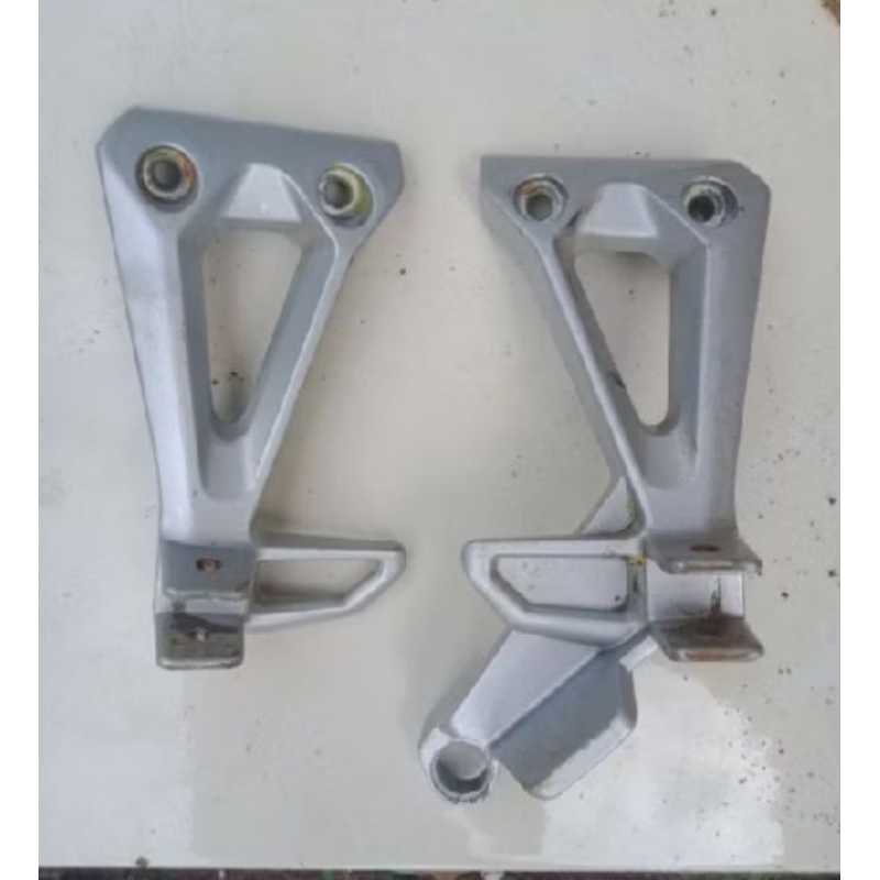 setep bustep pijakan kaki belakang revo apsolut belakang lama old 110 orsinil