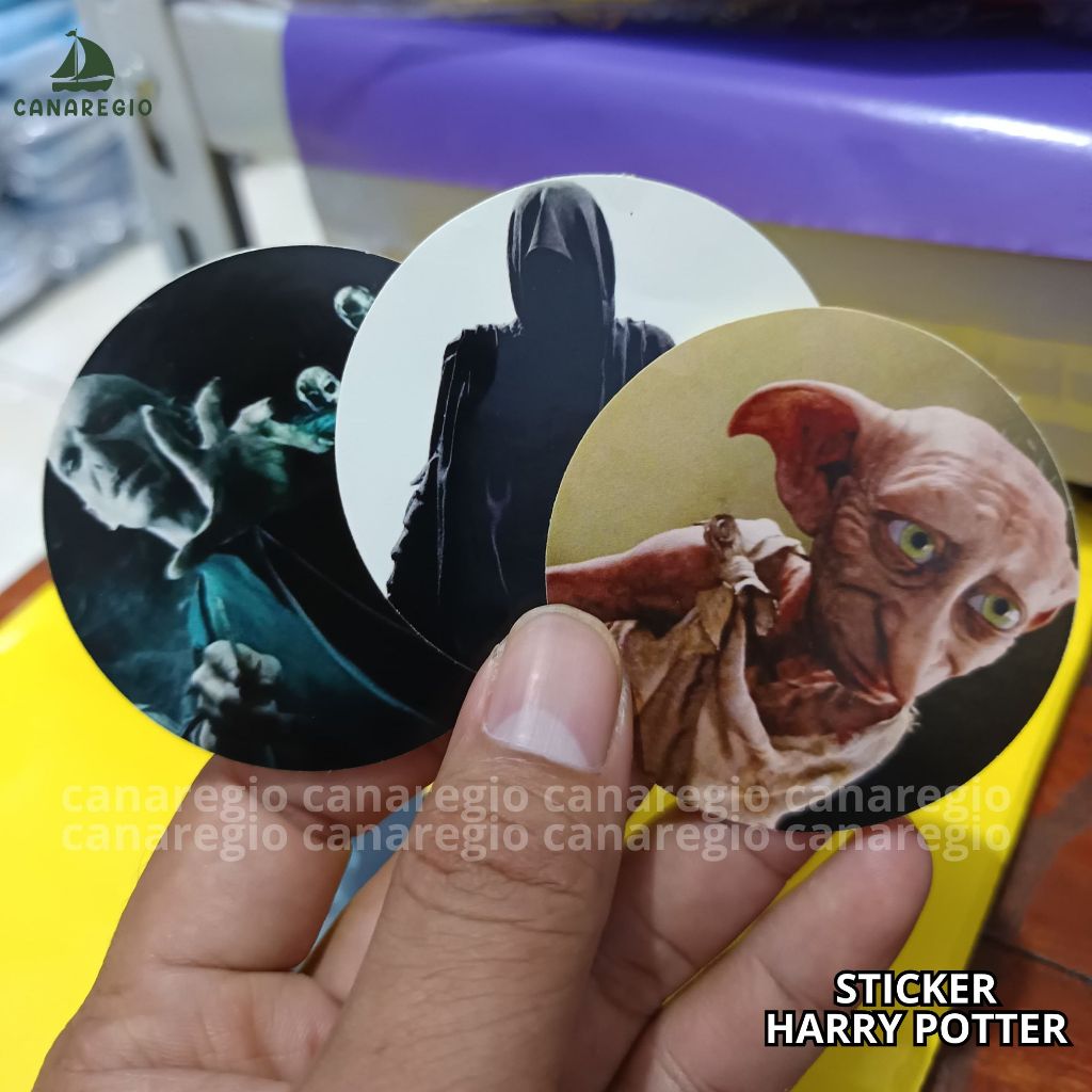 

Sticker Chromo Sekolah Sihir Satuan