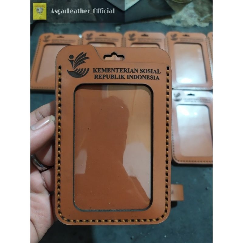 

ID CARD HOLDER / Nametag Kulit Asli 3 Lapis