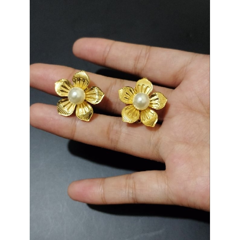 Anting/ Giwang Jepit Bunga Gold Kebaya Hijab/Non Hijab