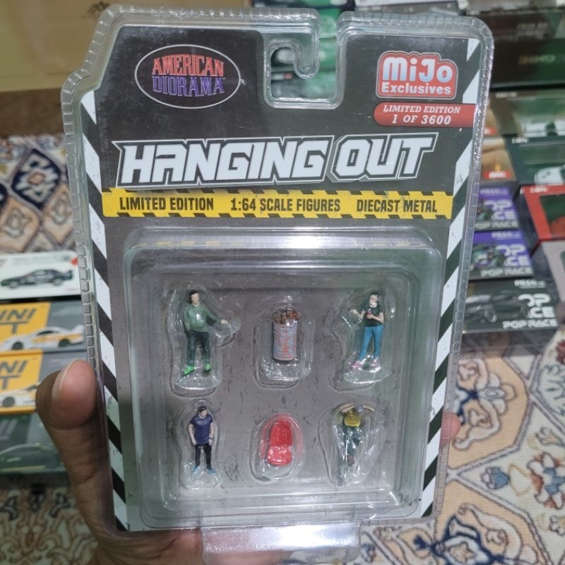 American Diorama Hanging Out Figure